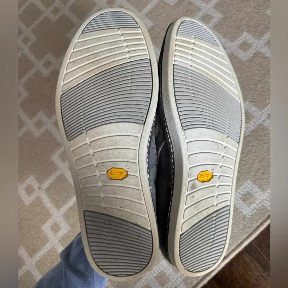 UGG Gray Canvas Slip-On Shoes Casual Comfort Loafers Travel Vacation Size 12 - Picture 4 of 7